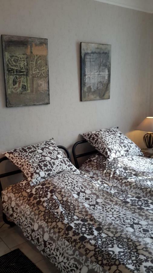 Appartement D Artiste Йер Экстерьер фото